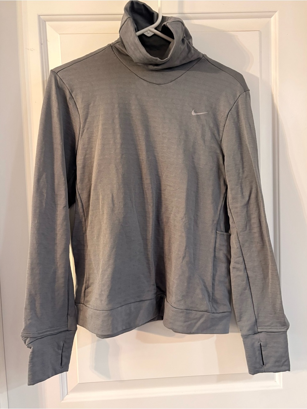 Nike Gray Women’s Turtleneck Long-Sleeve Top